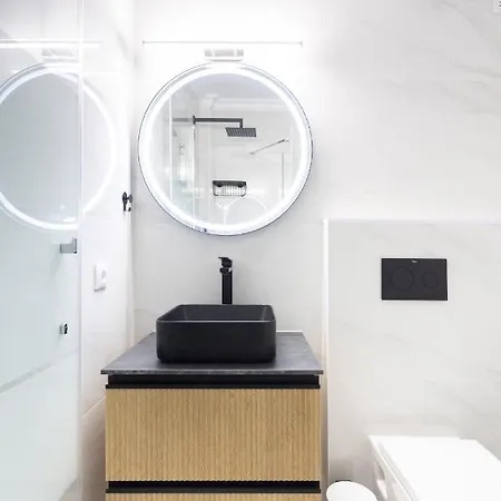 Clara Apartment *
